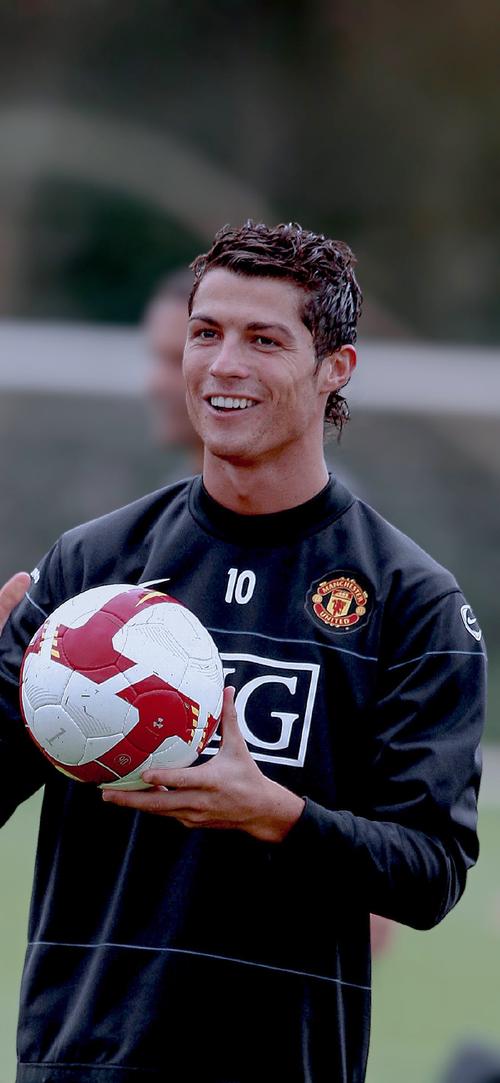 记者：因卡尔表现出色，拜仁高层希望更加依赖青训营年轻球员