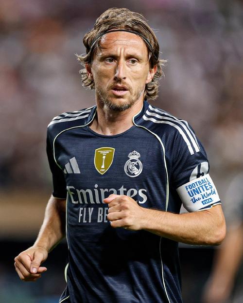 曼联第一季度总营收为1.403亿英镑，较去年同期有所下降