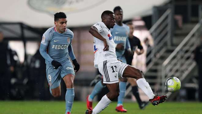 勇士104-96鹈鹕，巴特勒24+8+10，格林9中0，锡安25分