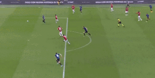 巴塞罗那理发师：欧洲杯期间，费尔明专门打电话让我给他理发